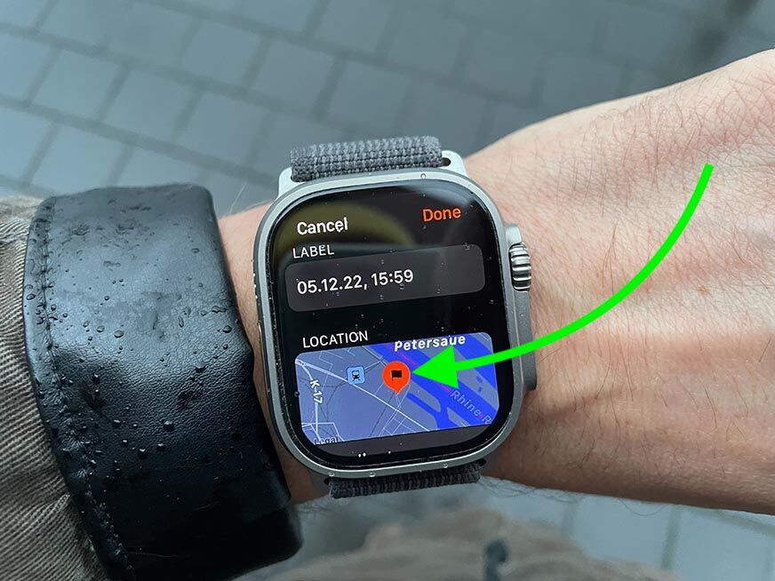 Man sieht Wegpunkte auf der Apple Watch Ultra.